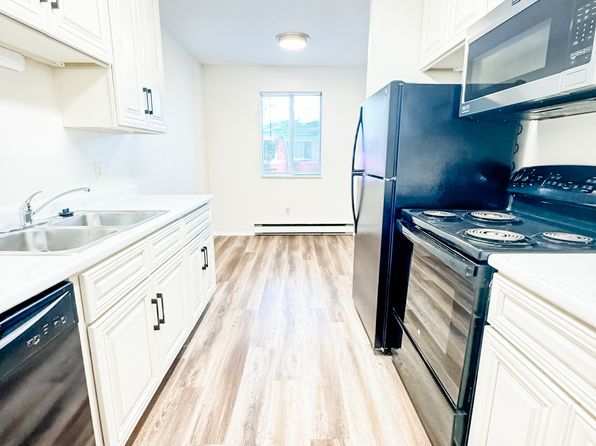 943 N Dorset Rd APT A