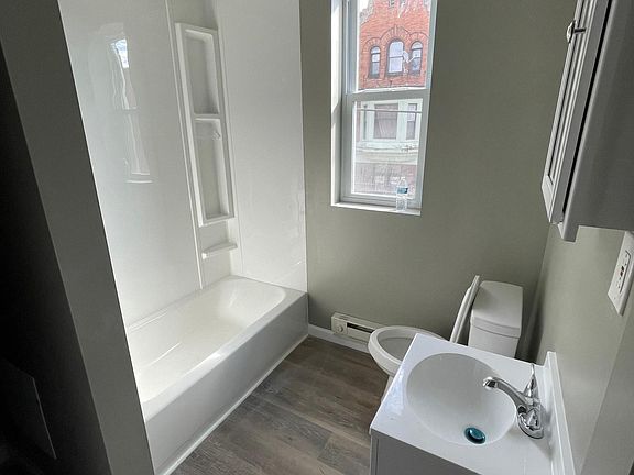 4th image of 4201 Viola St Floor 2