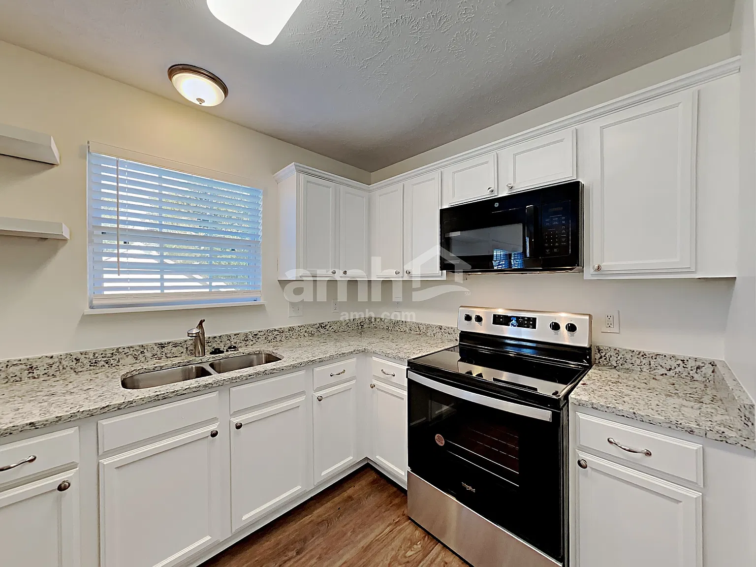 3 bed, 2.5 bath, 1633 sqft, $2,095 — Photo 4