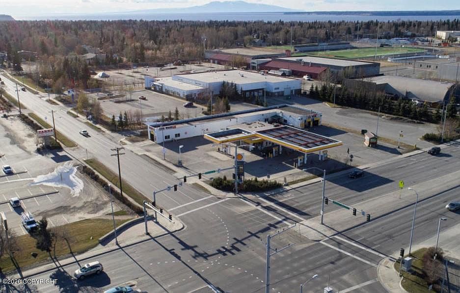 1st image of 1501 W Northern Lights Blvd