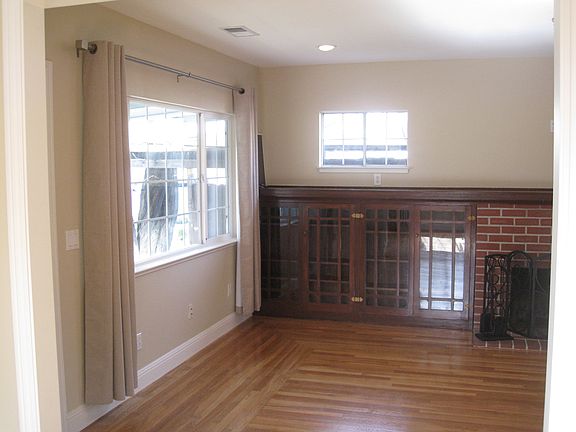 2nd image of 1924 Lincoln Ave #1