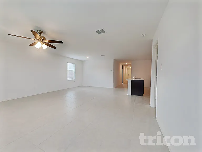 700 Odlozil Ln — Photo 2