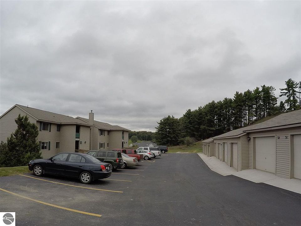 1st image of 2733 Green Meadows Dr