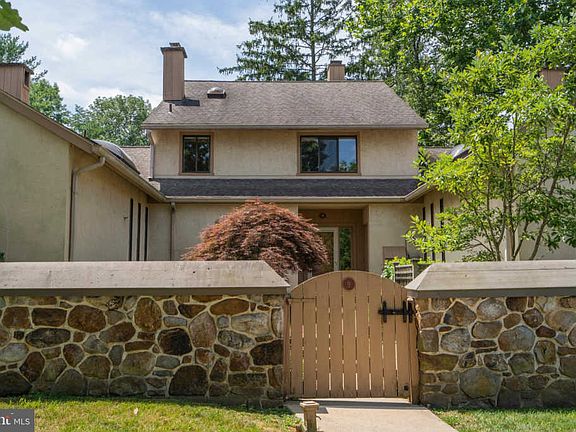 3rd image of 9 Sugar Knoll Dr