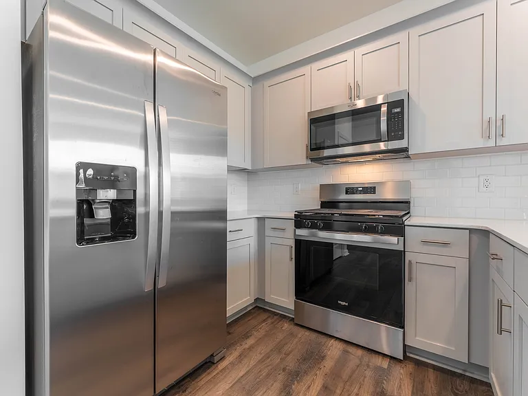 370 Freestall Dr #1 — Photo 17