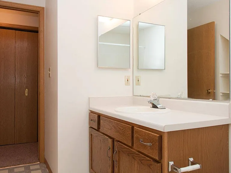 Northridge Heights Apartments — Photo 138