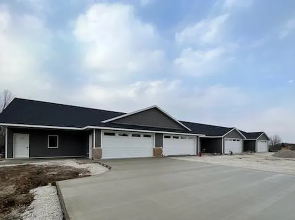 108 Highland Dr #4, Decorah, IA 52101