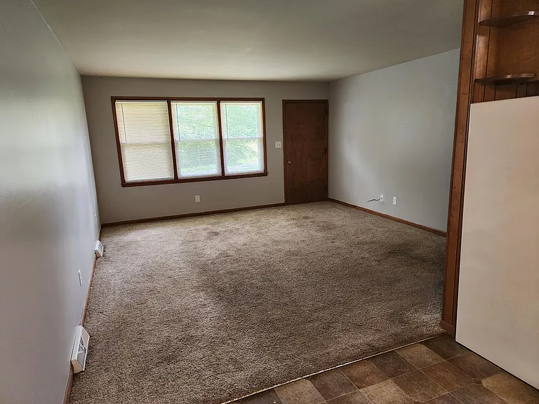 929 Autumn Ct — Photo 5