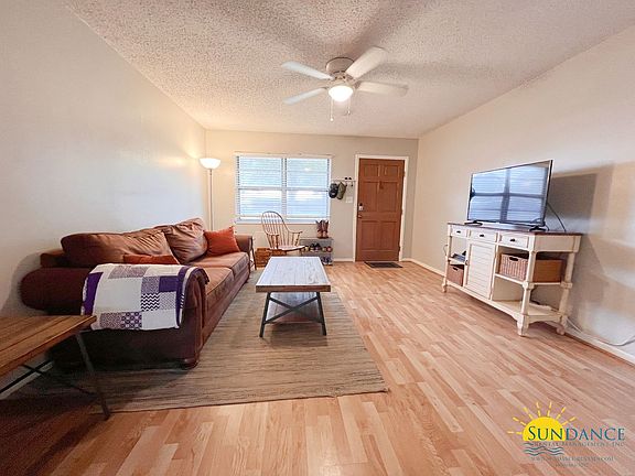 4th image of 6 Regency Park Dr