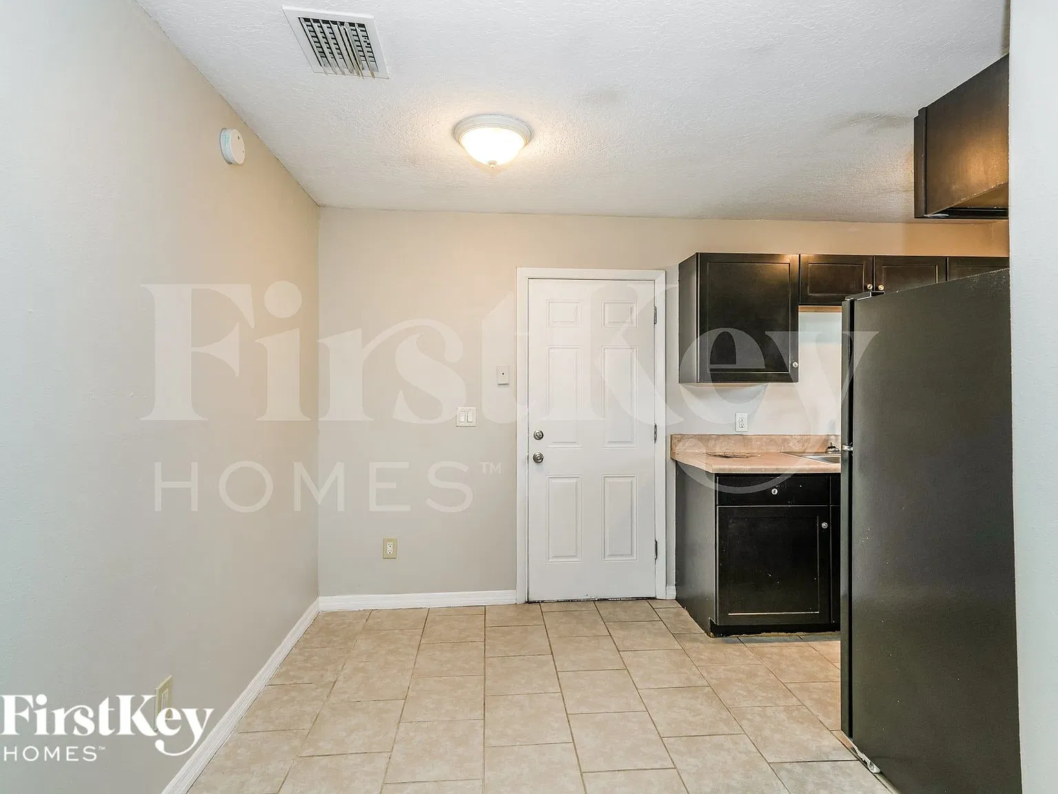 3 bed, 1.0 bath, 950 sqft, $2,180 — Photo 4