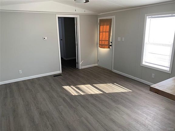 3rd image of 1705 Lemoyne #B5
