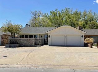 2215 Briarwood Dr, Woodward, OK 73801