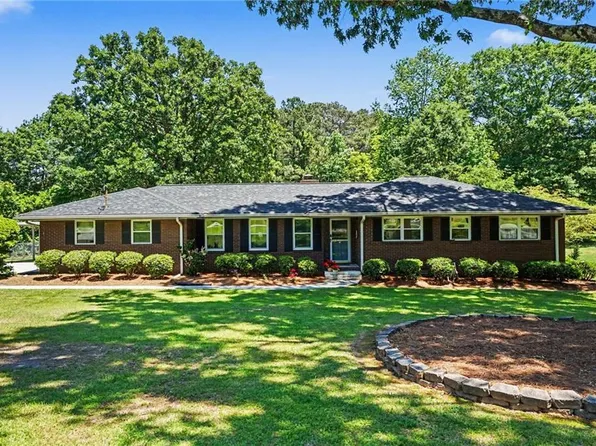 2122 Timber Ln, Snellville, GA 30078