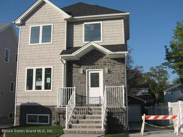 2nd image of 4189 Richmond Ave