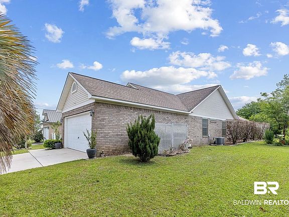 3rd image of 22696 Lake South Dr