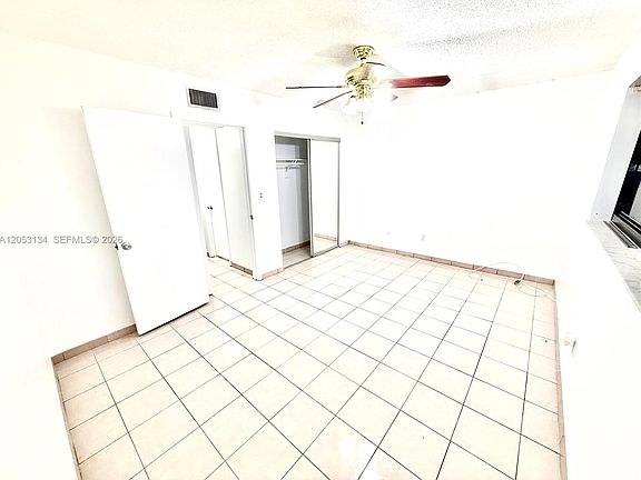 4th image of 131 SW 109th Ave APT L5