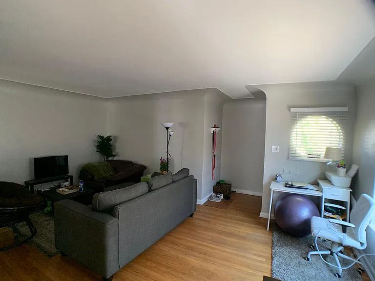 727 Clermont St — Photo 4