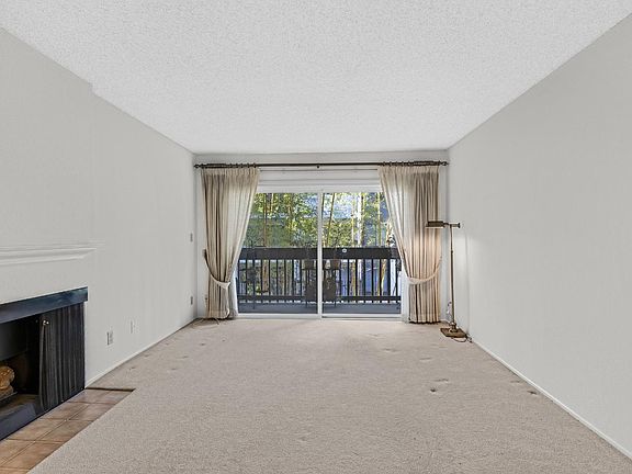 3rd image of 316 N El Camino Real APT 212