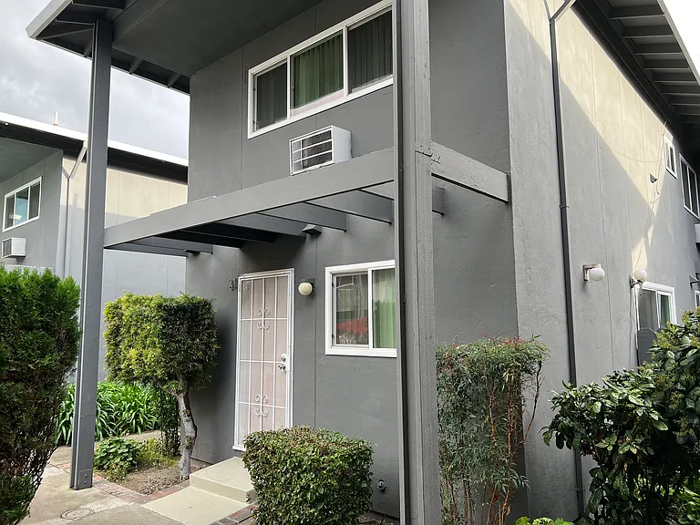 Pruneyard Garden Apartments — Photo 14