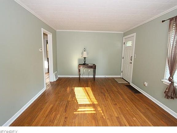 3rd image of 24065 Frank St
