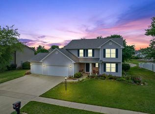 1703 Cypress Pointe Ct, Mahomet, IL 61853