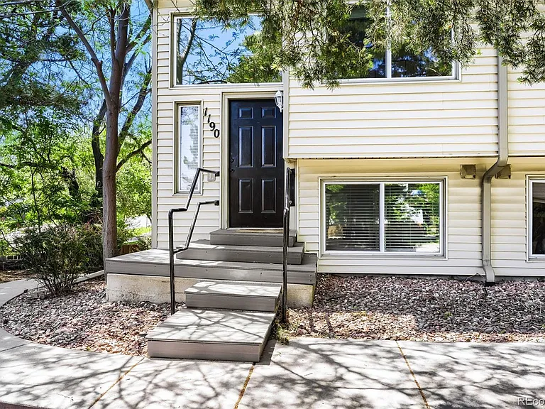 1190 Poplar Ave — Photo 24