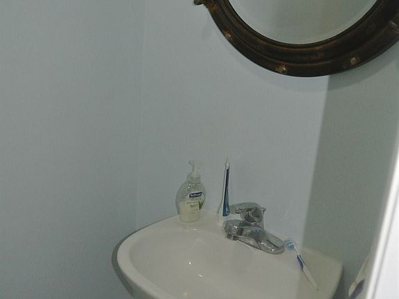 4th image of 20 Heron Way