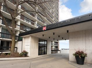 5901 N Sheridan Rd APT 2J, Chicago, IL 60660