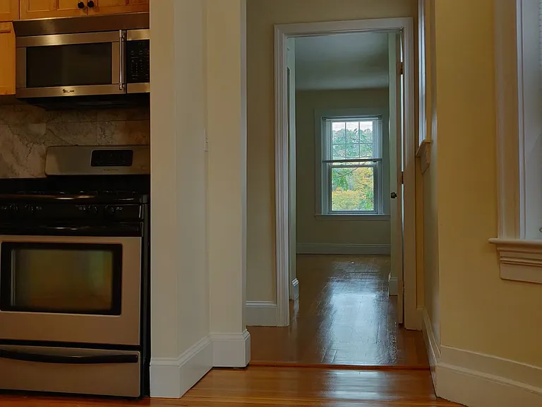 191 Winthrop Rd #3E — Photo 2