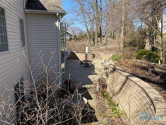 3rd image of 450 Forest Dr