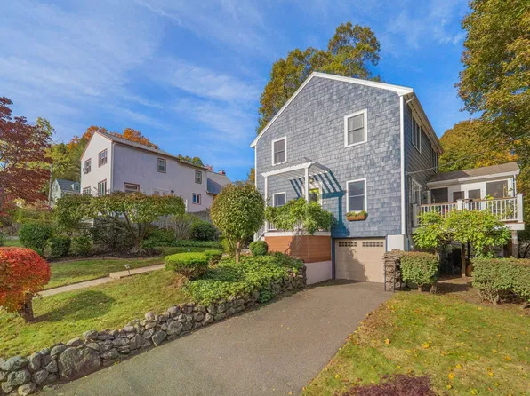 9 Sutherland Rd, Lexington, MA 02421