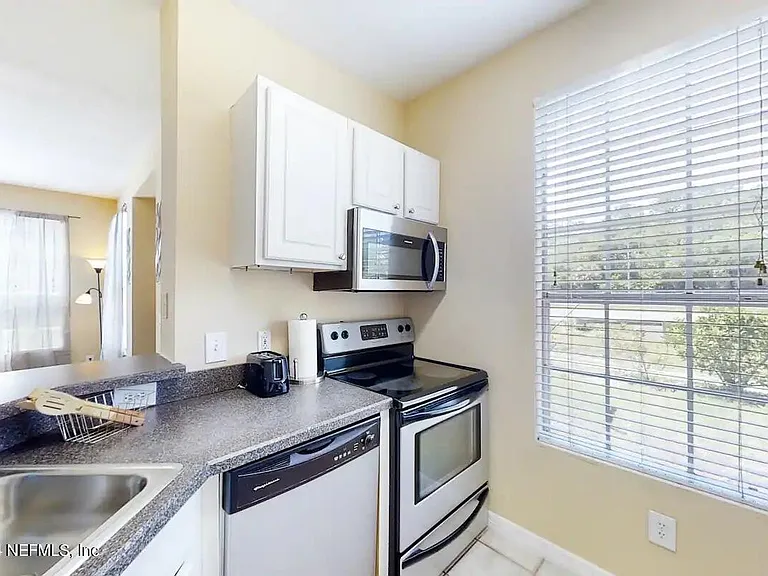 13703 Richmond Park Dr N #1905 — Photo 14