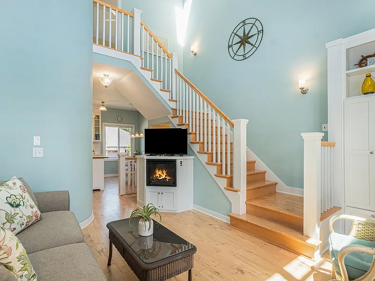 2049 Lake St #2 — Photo 9