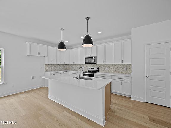 4th image of 415 Timberwind Lane SE