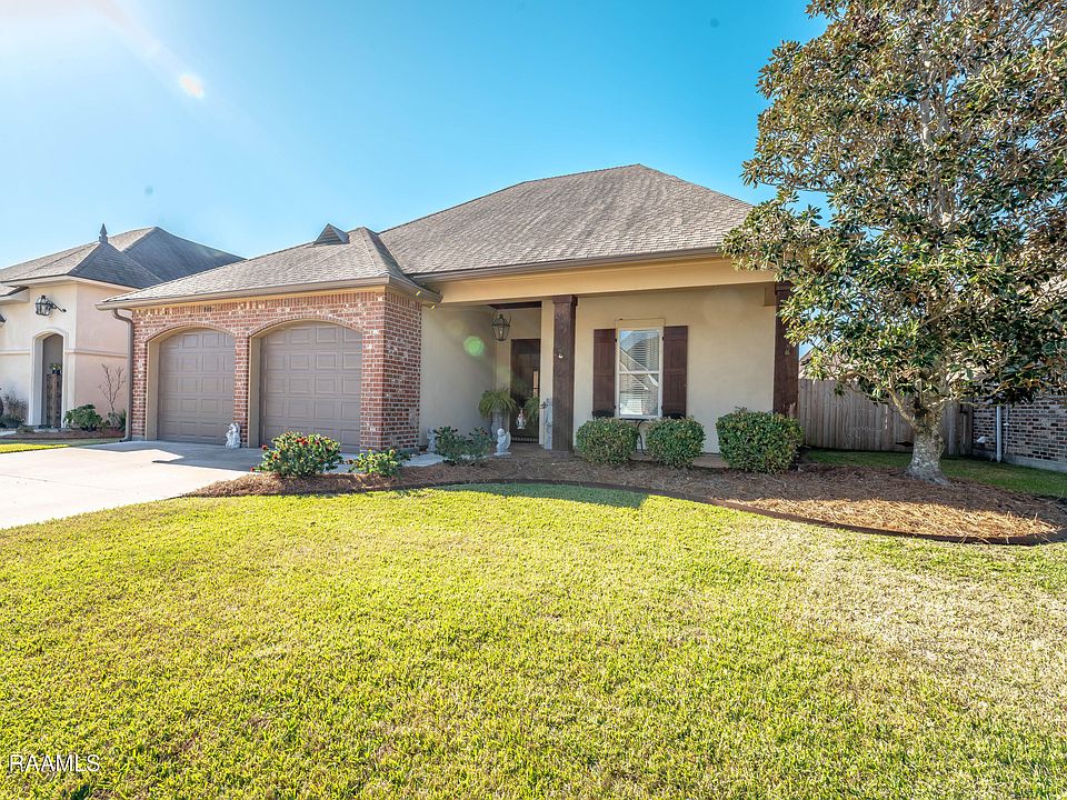 1st image of 222 Country Park Dr