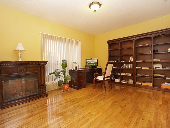 3rd image of 5816 Deerfield Village Dr