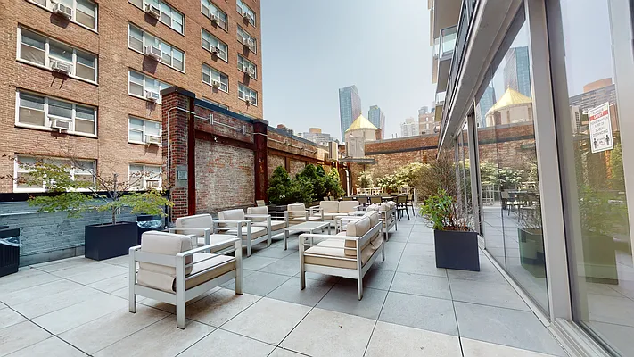 Rented by Bond New York | media 51