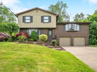 117 Shippen Dr, Coraopolis, PA 15108
