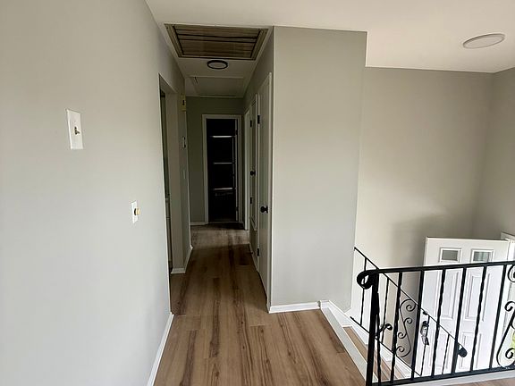 3rd image of 84 Stratton St S