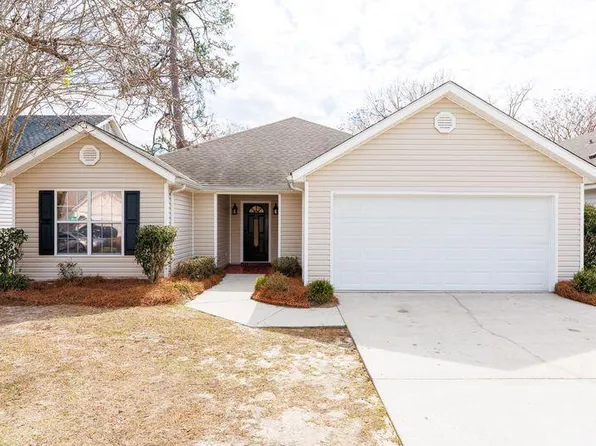 3261 Oak Garden Dr, Valdosta, GA 31605