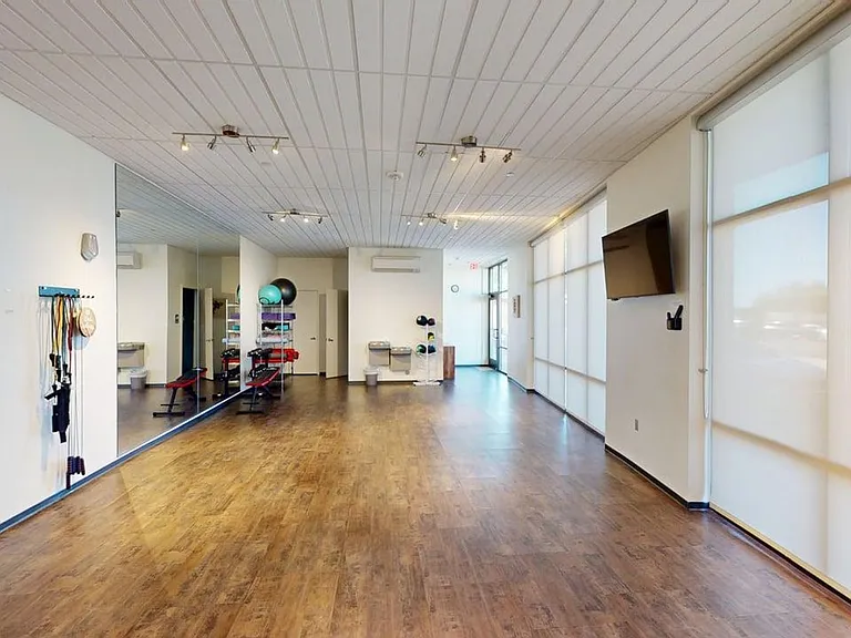 Platinum Apartments — Photo 10