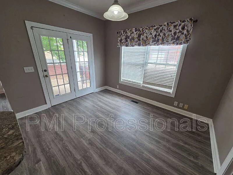 4 bed, 3.0 bath, 2294 sqft, $2,699 — Photo 3
