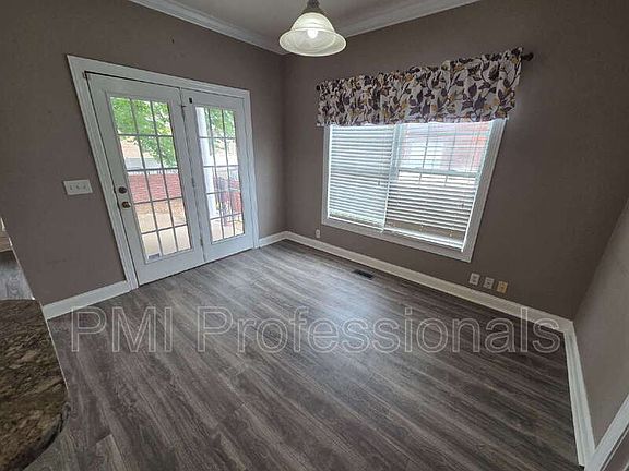 3rd image of 3606 Geneva Dr