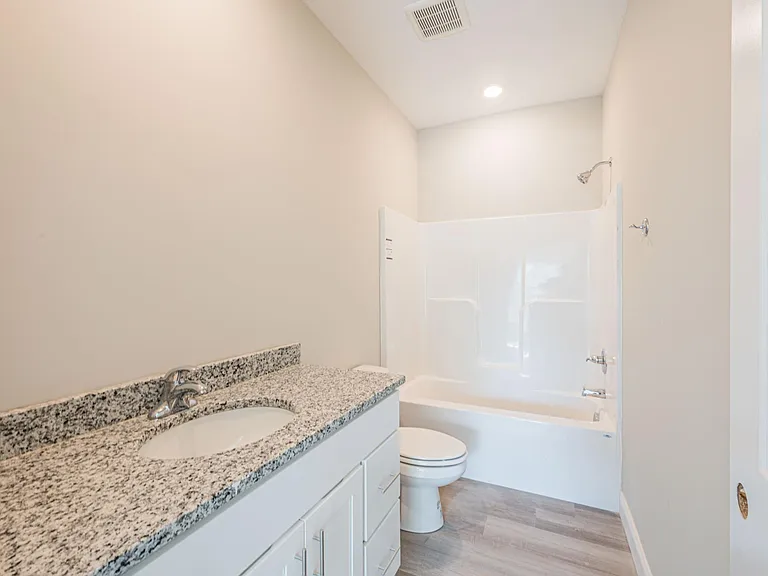 1011 Campbell Ln — Photo 9
