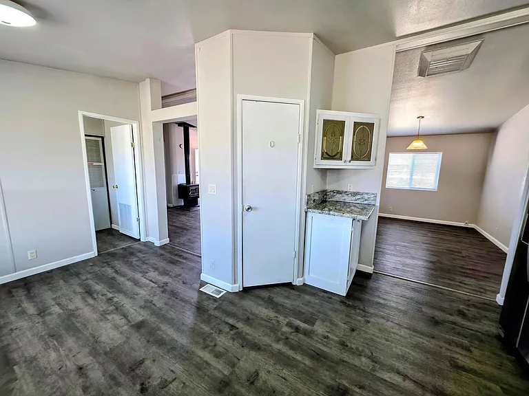 3545 Graham Ave — Photo 19