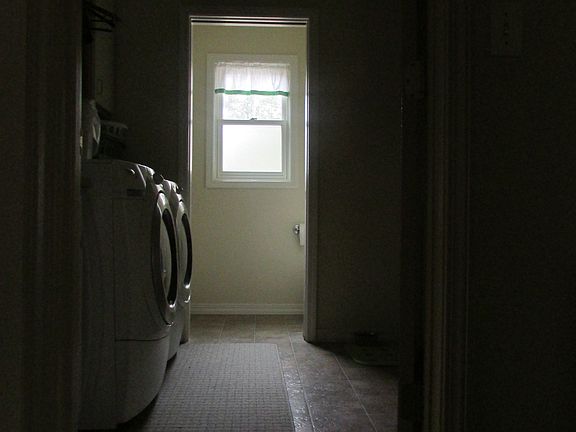 laundry room & 1/2 bath