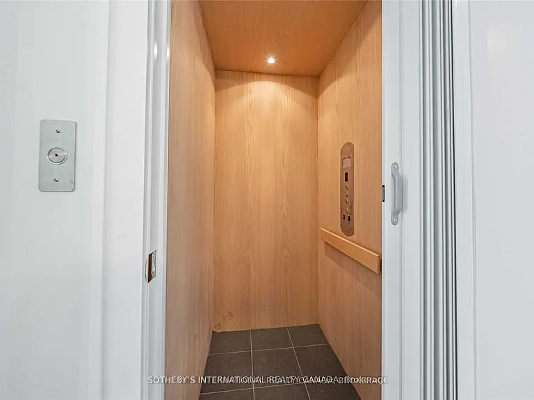 29 Queens Quay E #Townhouse 113 — Photo 27