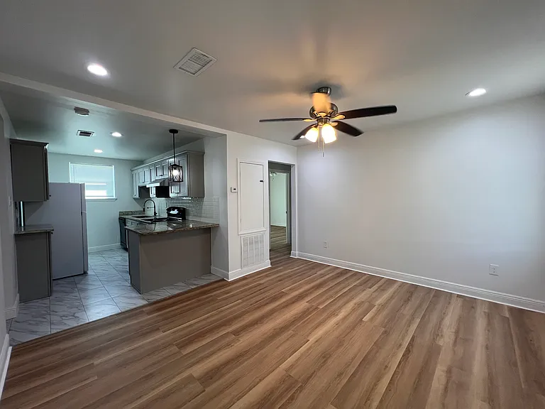 3520 Dante St #2A — Photo 6