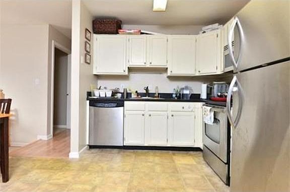 4th image of 200 Falls Blvd #E203