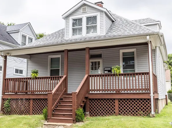 711 Erskine Ave, Saint Louis, MO 63125